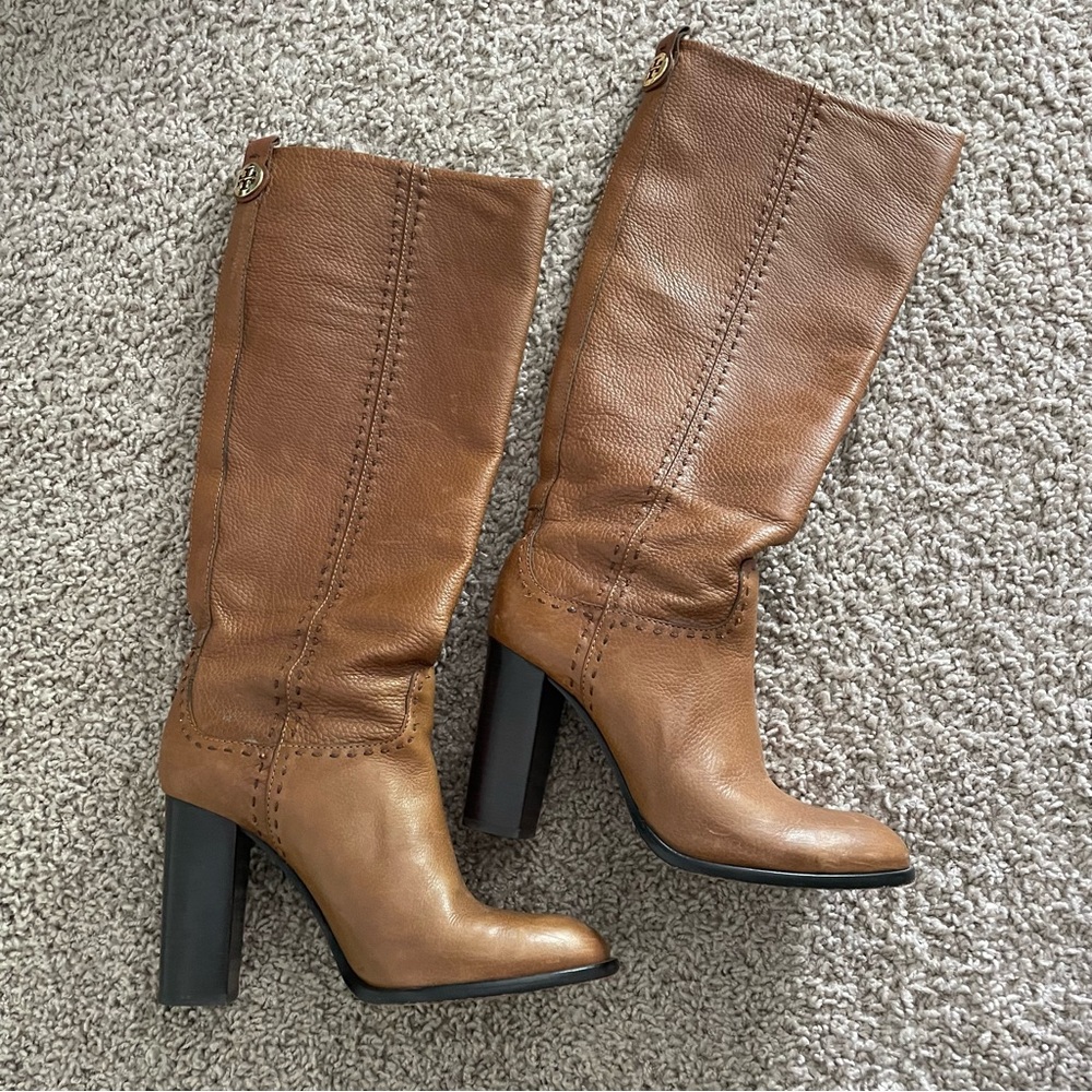 Tory Burch leather boots in brown size 8.5. Block heel.